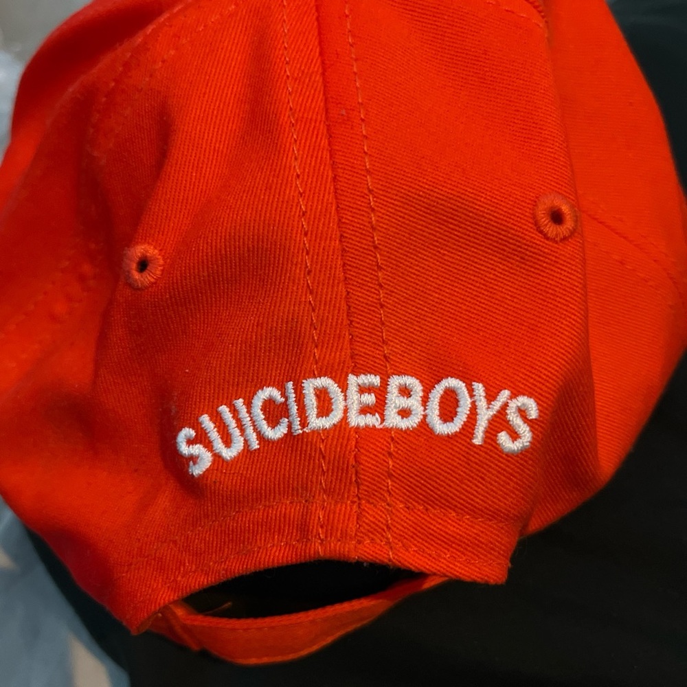 $B$ hat - Picture 2 of 2